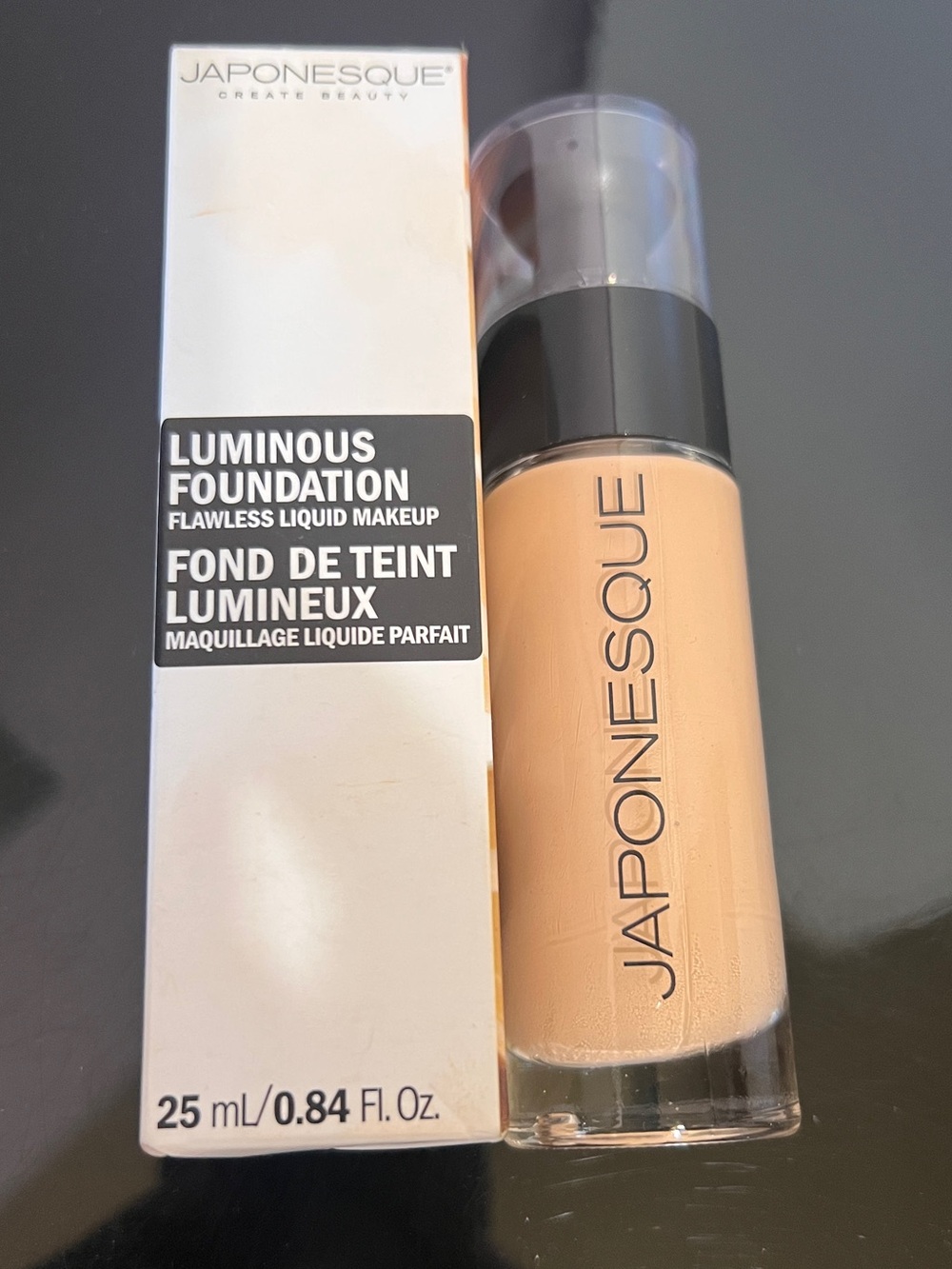 Japonesque Luminous Foundation